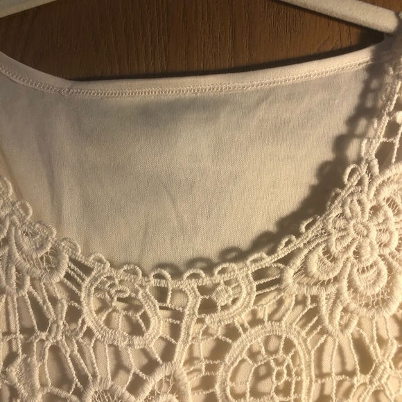 Coldwater Creek - Cream colored lace top - Picture 2 of 8